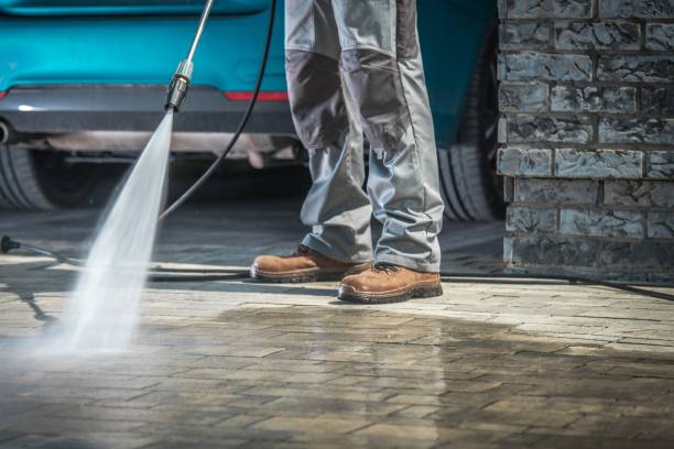 Best Pool Deck Cleaning  in Holmen, WI